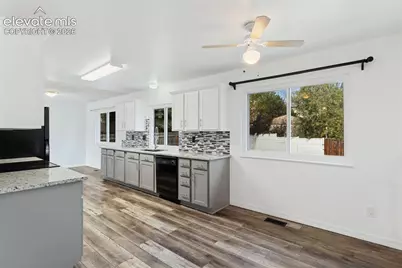 3240 Blue Mountain Way, Colorado Springs, CO 80906 - Photo 9
