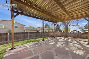 912 Amsterdam Dr, Colorado Springs, CO 80907 - Photo 5