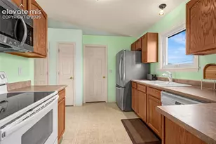 1128 E Rustic Dr, Pueblo, CO 81007 - Photo 9
