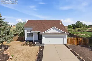 473 S Hook Ct, Pueblo, CO 81007 - Photo 1