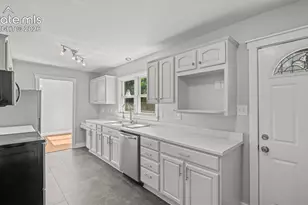 10 El Sereno Dr, Colorado Springs, CO 80906 - Photo 13