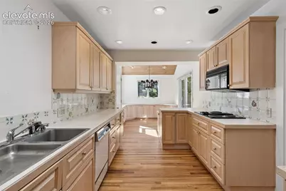 26 Oak Avenue, Colorado Springs, CO 80906 - Photo 23
