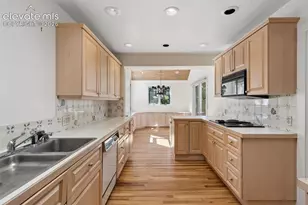 26 Oak Ave, Colorado Springs, CO 80906 - Photo 23