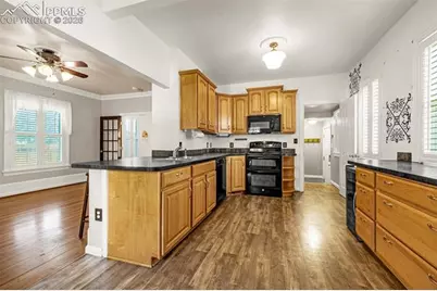 806 E Platte Avenue, Colorado Springs, CO 80903 - Photo 13