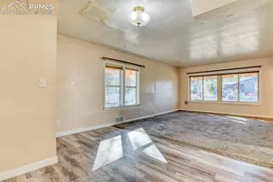27 Bonfoy Ave, Colorado Springs, CO 80909 - Photo 11