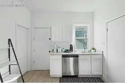 808 E Monument Street, Colorado Springs, CO 80903 - Photo 21