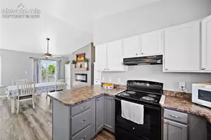 34 E Bonanza Dr, Pueblo, CO 81007 - Photo 3