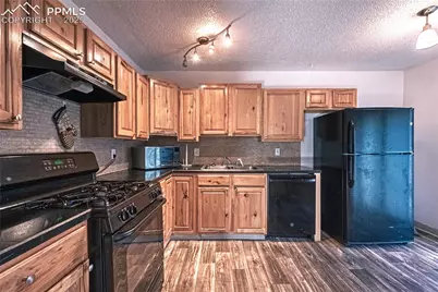 2997 E Fountain Boulevard, Colorado Springs, CO 80910 - Photo 9
