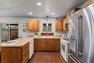 1001 Paradise Valley Dr, Woodland Park, CO 80863 - Photo 9