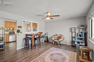 946 Hutchinson Dr, Colorado Springs, CO 80910 - Photo 3