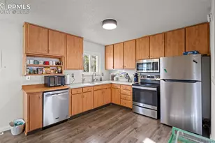 946 Hutchinson Dr, Colorado Springs, CO 80910 - Photo 5