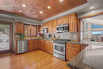 8020 Westwood Road, Colorado Springs, CO 80919 - Photo 17