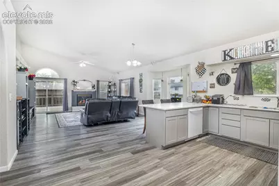 938 Cedarcrest Drive, Pueblo, CO 81005 - Photo 11