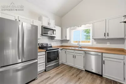 6065 Pemberton Way, Colorado Springs, CO 80919 - Photo 9