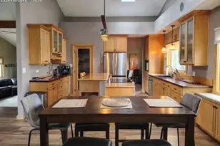 810 Broadview Pl, Colorado Springs, CO 80904 - Photo 7