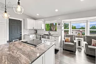 2555 Roundtop Dr, Colorado Springs, CO 80918 - Photo 11