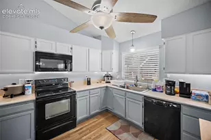 4450 Stonehaven Dr, Colorado Springs, CO 80906 - Photo 13