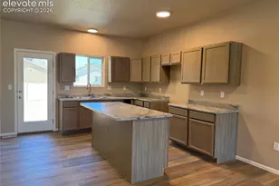 5217 Gannet Ln, Pueblo, CO 81008 - Photo 5
