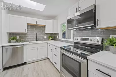 1425 Northview Drive, Colorado Springs, CO 80909 - Photo 11