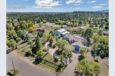 2120 Broken Circle Road, Colorado Springs, CO 80915 - Photo 37