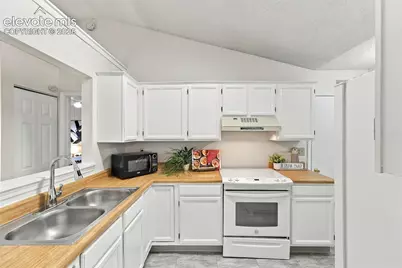 6430 Lonsdale Drive, Colorado Springs, CO 80915 - Photo 15