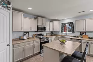 3883 Winter Sun Dr, Colorado Springs, CO 80925 - Photo 17