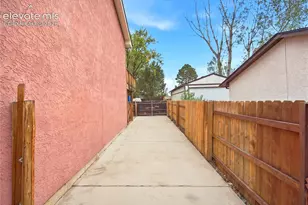 2025 Heathercrest Dr, Colorado Springs, CO 80915 - Photo 3