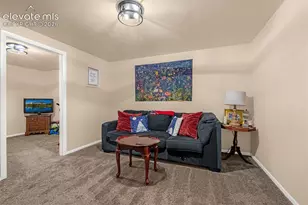 1102 Holmes Dr, Colorado Springs, CO 80909 - Photo 11