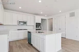 3302 Bella Notte Dr, Pueblo, CO 81001 - Photo 9