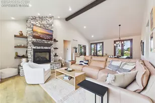 1015 Gale Ct, Pueblo, CO 81006 - Photo 9
