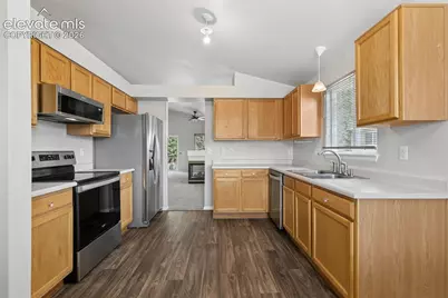 5631 Vermillion Bluffs Drive, Colorado Springs, CO 80923 - Photo 9