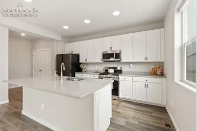 8121 Lookout Court, Colorado Springs, CO 80925 - Photo 7