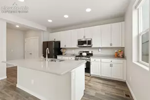 8121 Lookout Ct, Colorado Springs, CO 80925 - Photo 7