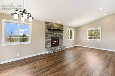 127 Carlton Circle, Florissant, CO 80816 - Photo 5