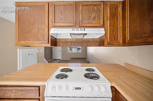 81 Castle Royal Dr, Pueblo, CO 81005 - Photo 13