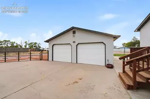 1069 Meadow Ln, Pueblo, CO 81006 - Photo 25