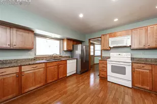 1118 War Eagle Ct, Colorado Springs, CO 80919 - Photo 9