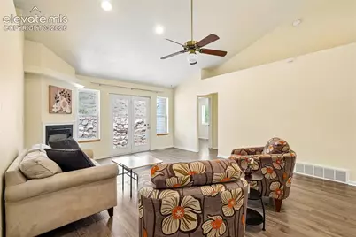 956 Columbine Avenue, Colorado Springs, CO 80904 - Photo 3