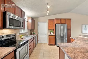 2711 Northridge Dr, Colorado Springs, CO 80918 - Photo 5