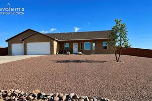 1193 E Gunpowder Ln, Pueblo, CO 81007 - Photo 1
