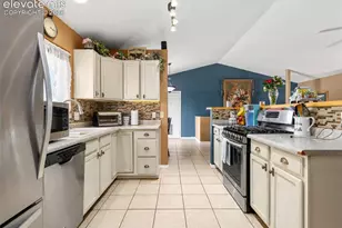 675 E McClave Dr, Pueblo, CO 81007 - Photo 9
