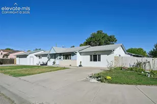 2041 Vinewood Ln, Pueblo, CO 81005 - Photo 27