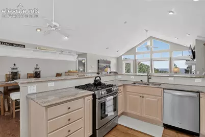 180 N High Ridge View, Manitou Springs, CO 80829 - Photo 7