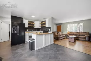 1235 Quivira Dr, Colorado Springs, CO 80910 - Photo 7