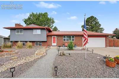 2110 Greenwich Circle, Colorado Springs, CO 80909 - Photo 3