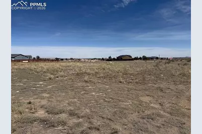 583 E Woodleaf Drive, Pueblo, CO 81007 - Photo 3