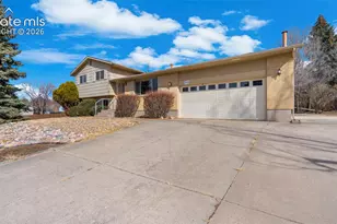 3325 Raindrop Dr, Colorado Springs, CO 80917 - Photo 7