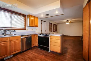 1330 Friendship Ln, Colorado Springs, CO 80904 - Photo 9
