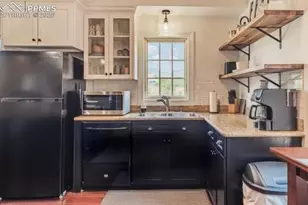 13 Oak Pl, Manitou Springs, CO 80829 - Photo 11