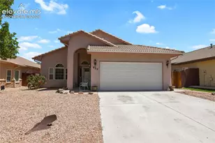 932 Pinecrest Dr, Pueblo, CO 81005 - Photo 1
